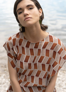 Ninette Top in Facade Caramel KOMANA